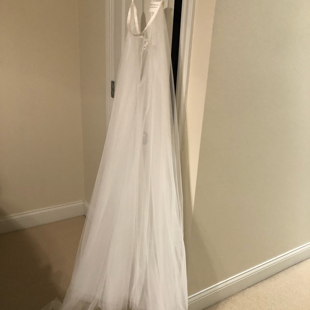 New Stella York removable tulle wedding skirt - Picture 2 of 3